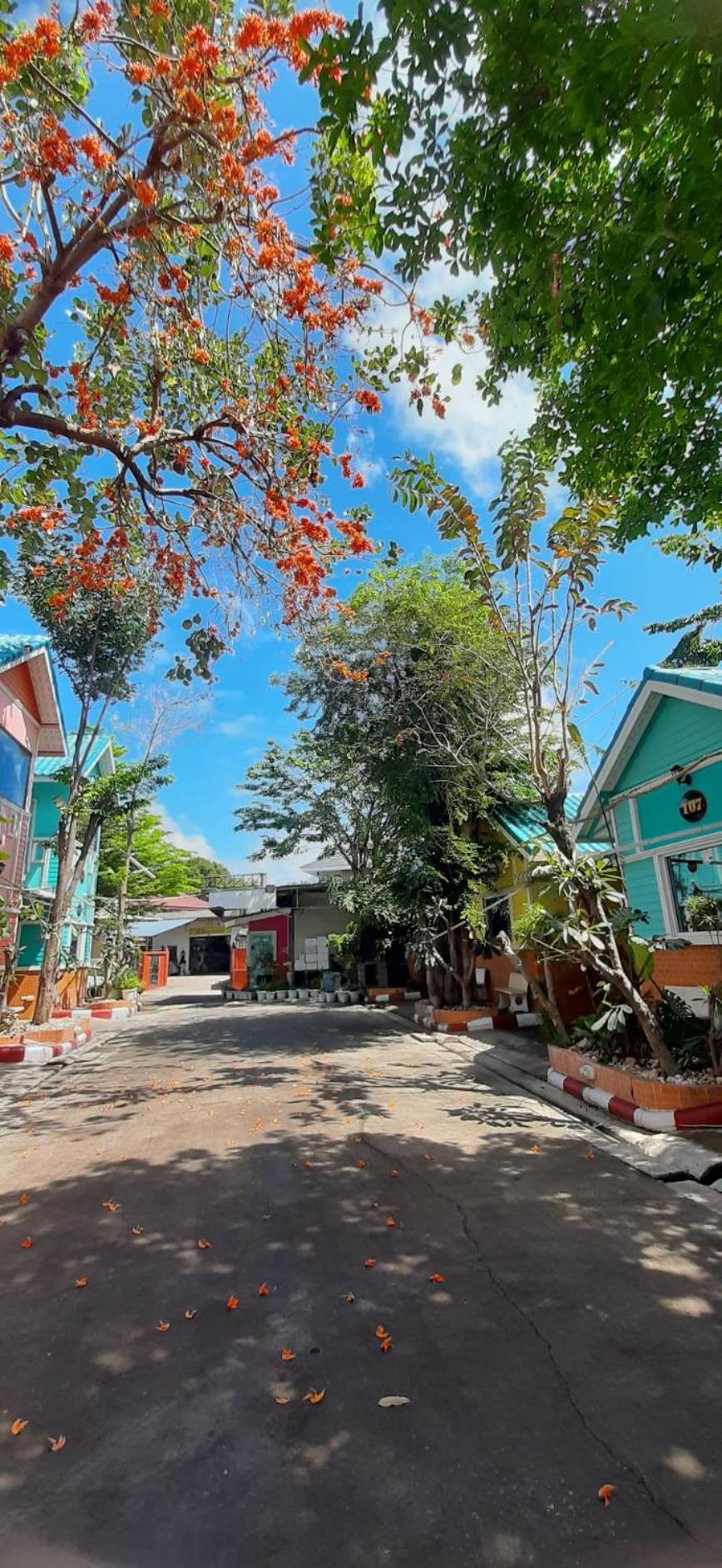 Rak Kun Resort 2 Nakhon Sawan Buitenkant foto