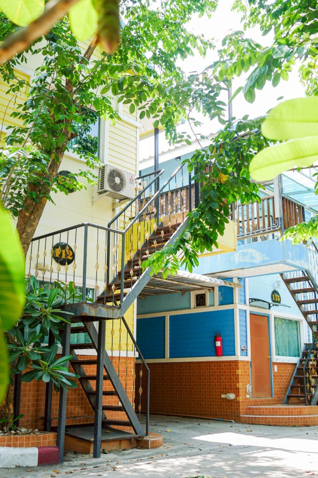 Rak Kun Resort 2 Nakhon Sawan Buitenkant foto