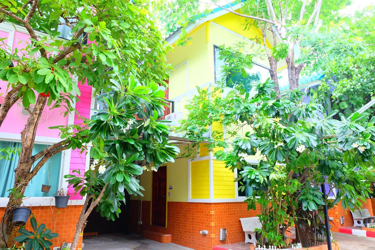Rak Kun Resort 2 Nakhon Sawan Buitenkant foto