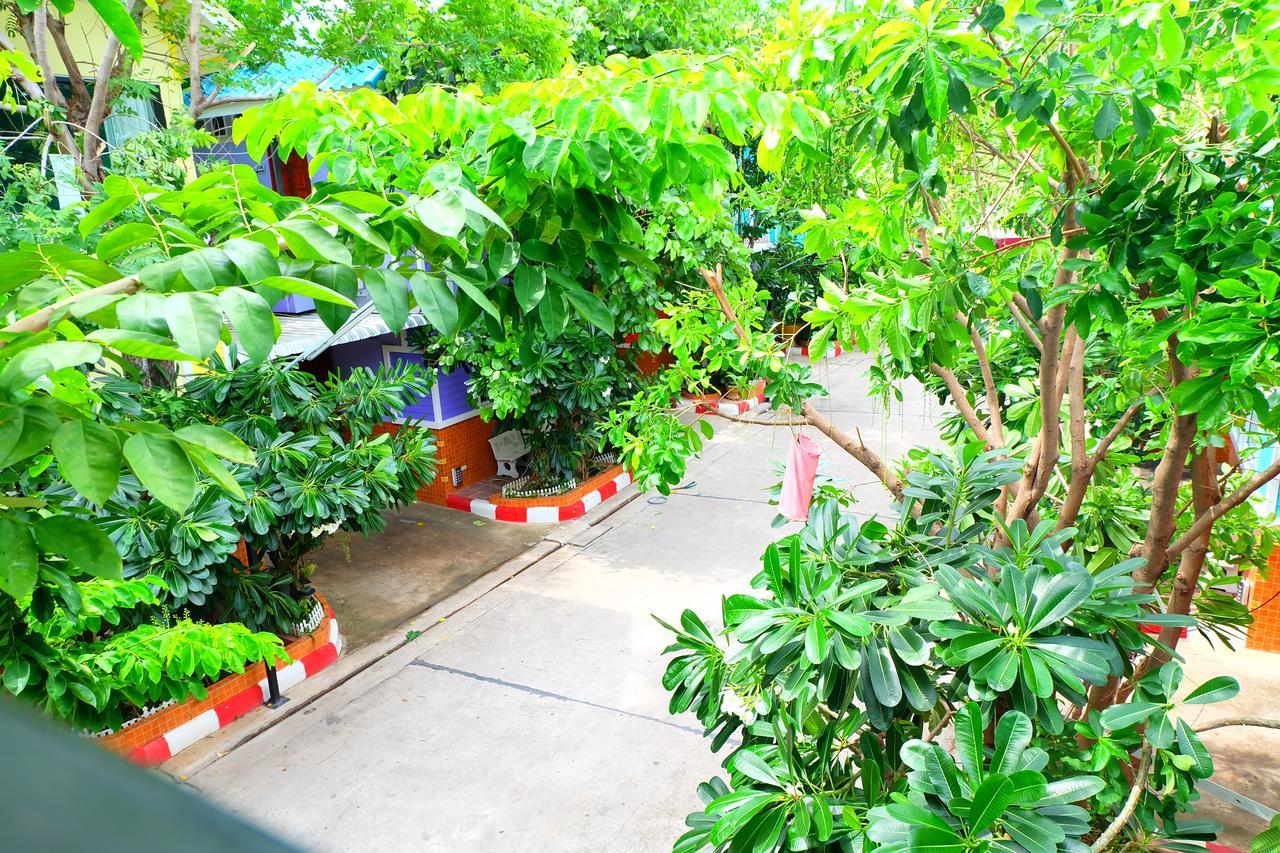 Rak Kun Resort 2 Nakhon Sawan Buitenkant foto