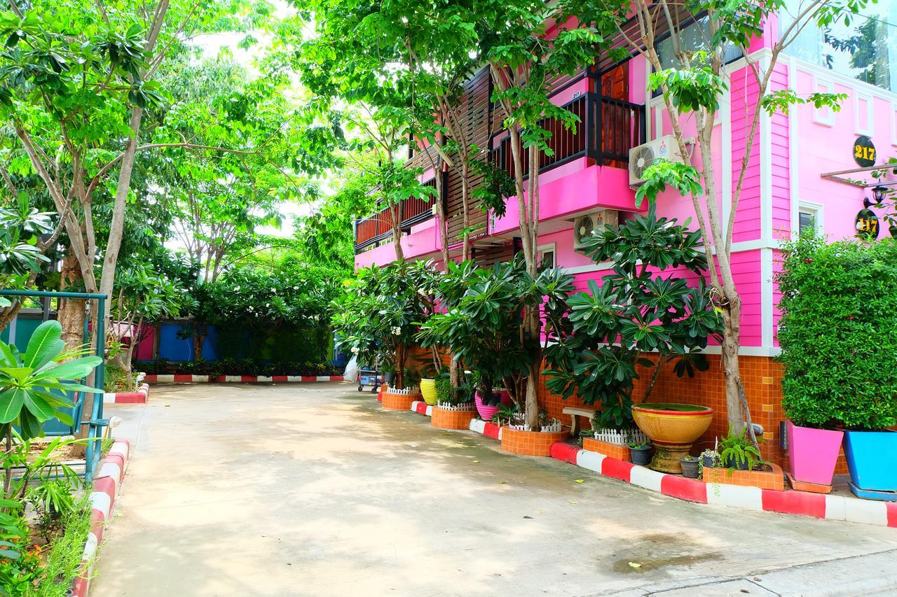 Rak Kun Resort 2 Nakhon Sawan Buitenkant foto