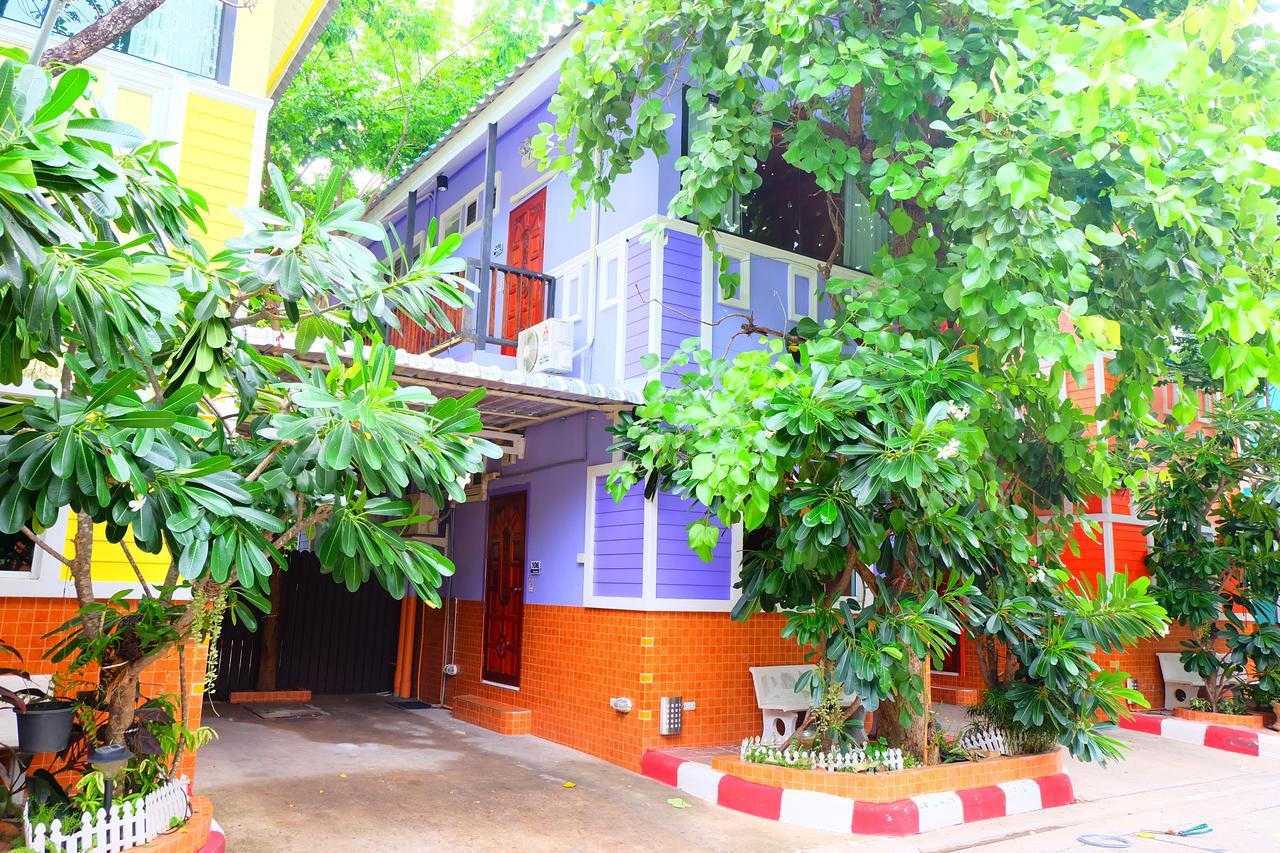 Rak Kun Resort 2 Nakhon Sawan Buitenkant foto