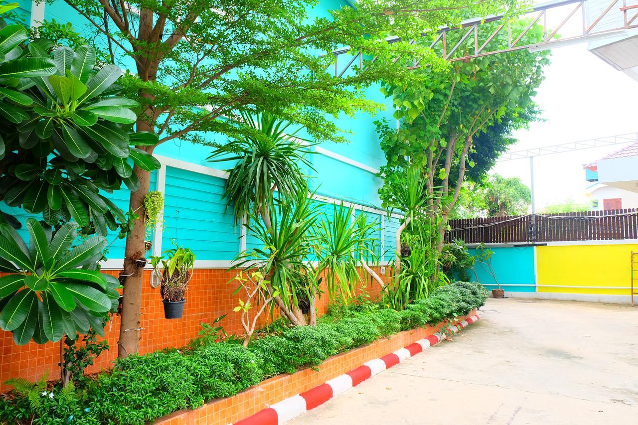 Rak Kun Resort 2 Nakhon Sawan Buitenkant foto