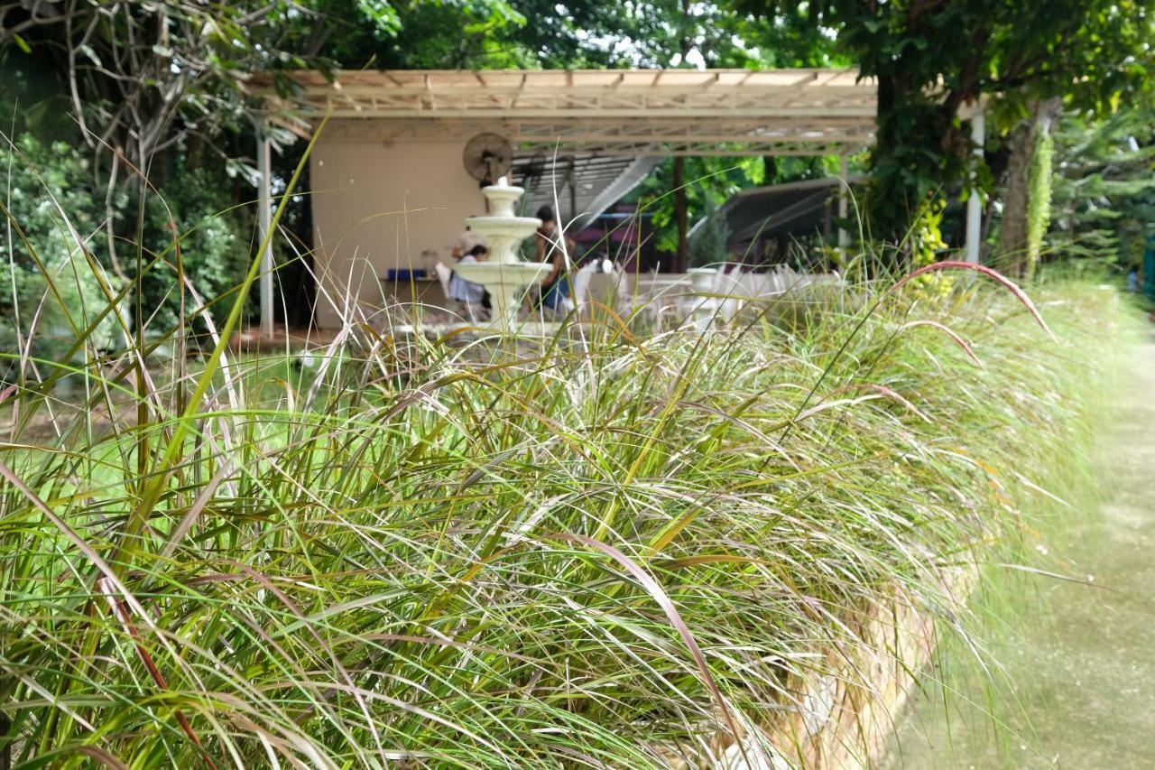 Rak Kun Resort 2 Nakhon Sawan Buitenkant foto